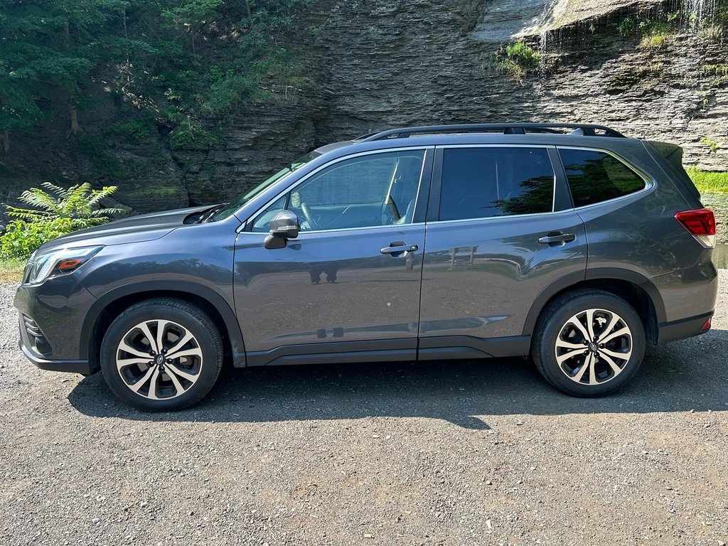 2022 Subaru Forester Limited photo 2