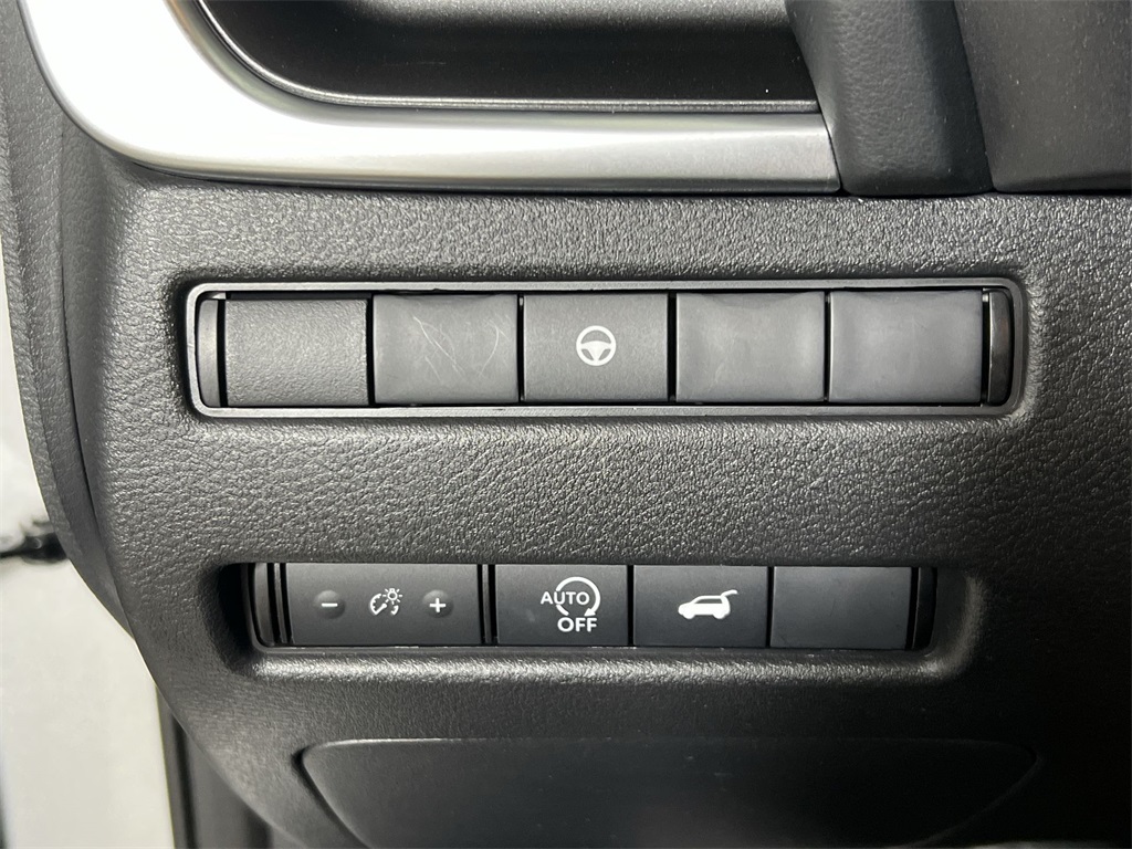 2024 Nissan Rogue SV photo 17