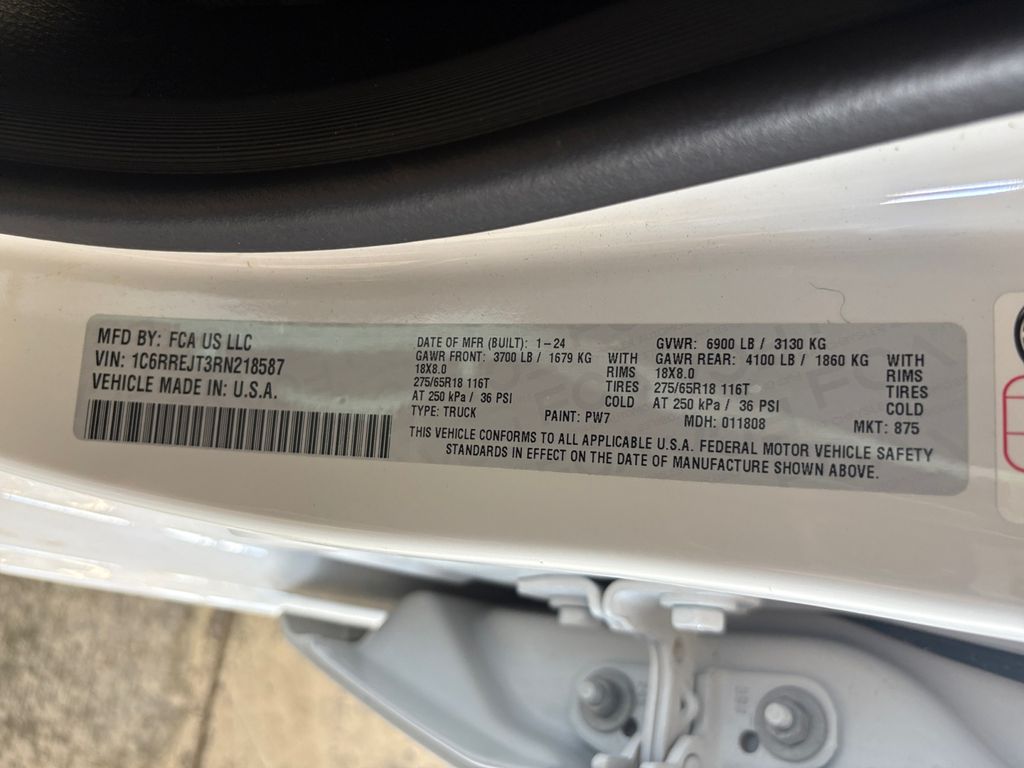 2024 Ram 1500 Laramie photo 18