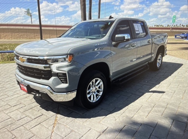2024 Chevrolet Silverado 1500 LT photo 3
