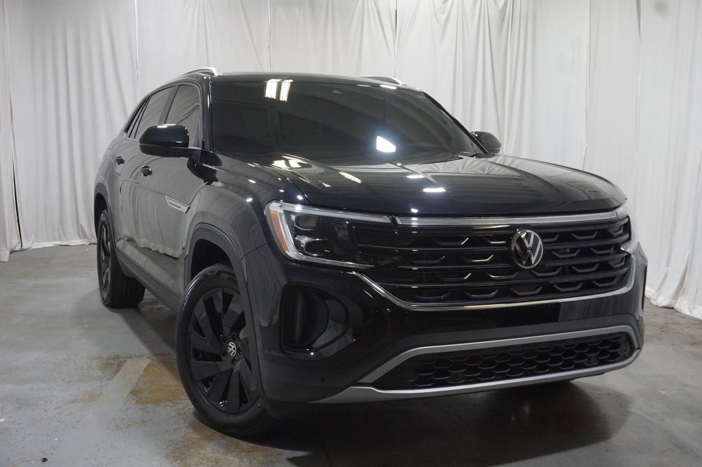 2025 Volkswagen Atlas Cross Sport SE Technology photo 3