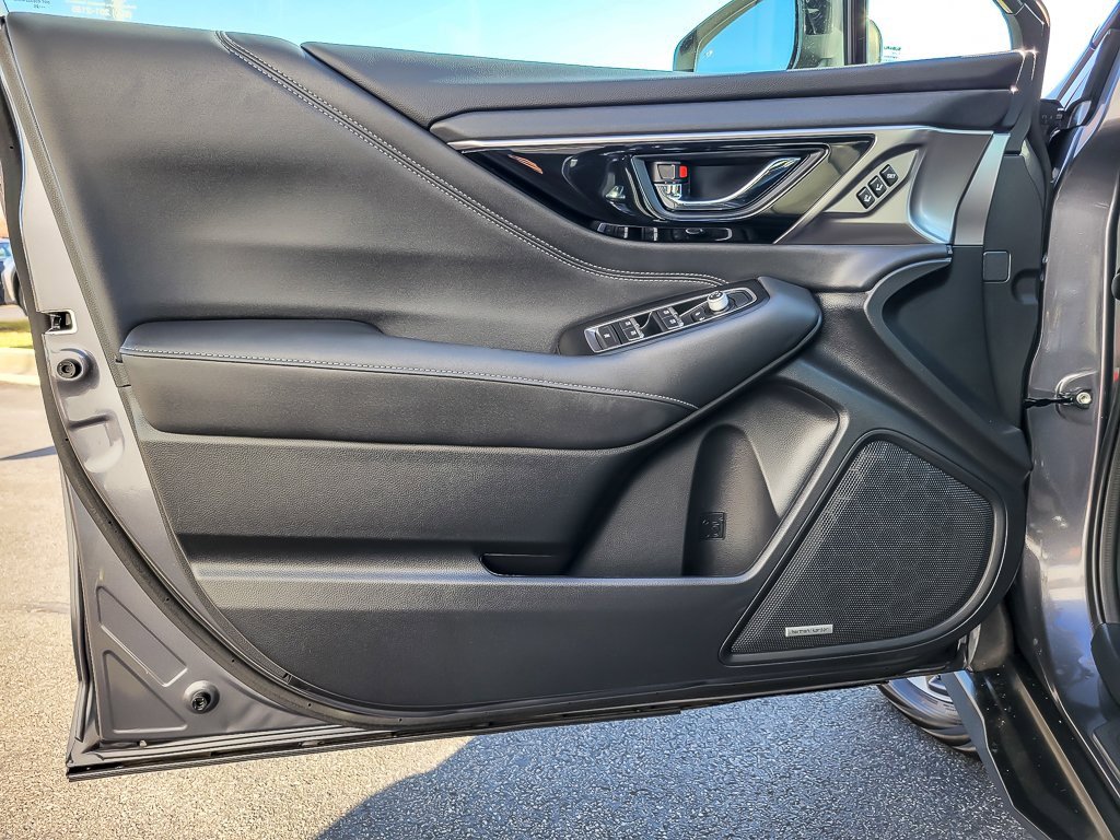 2025 SUBARU OUTBACK - Image 16