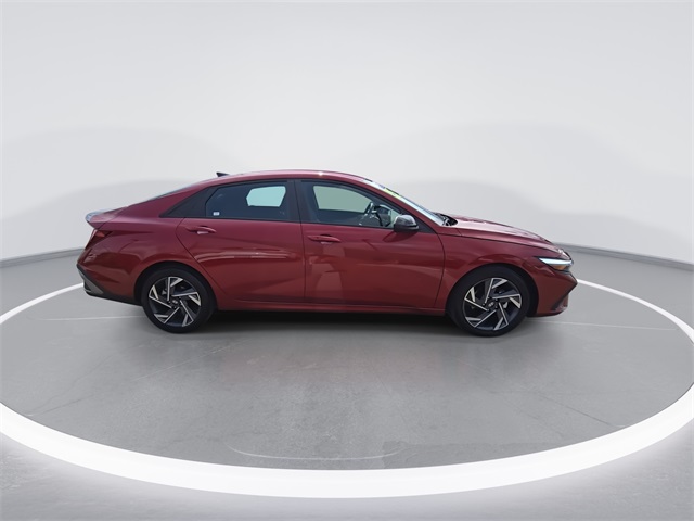 2025 Hyundai Elantra SEL Sport photo 9
