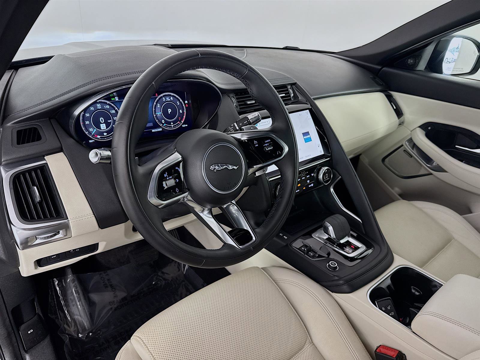 2021 Jaguar E-PACE P250 SE photo 9