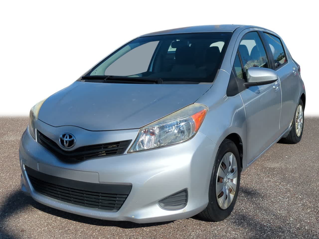 2013 Toyota Yaris LE's photo
