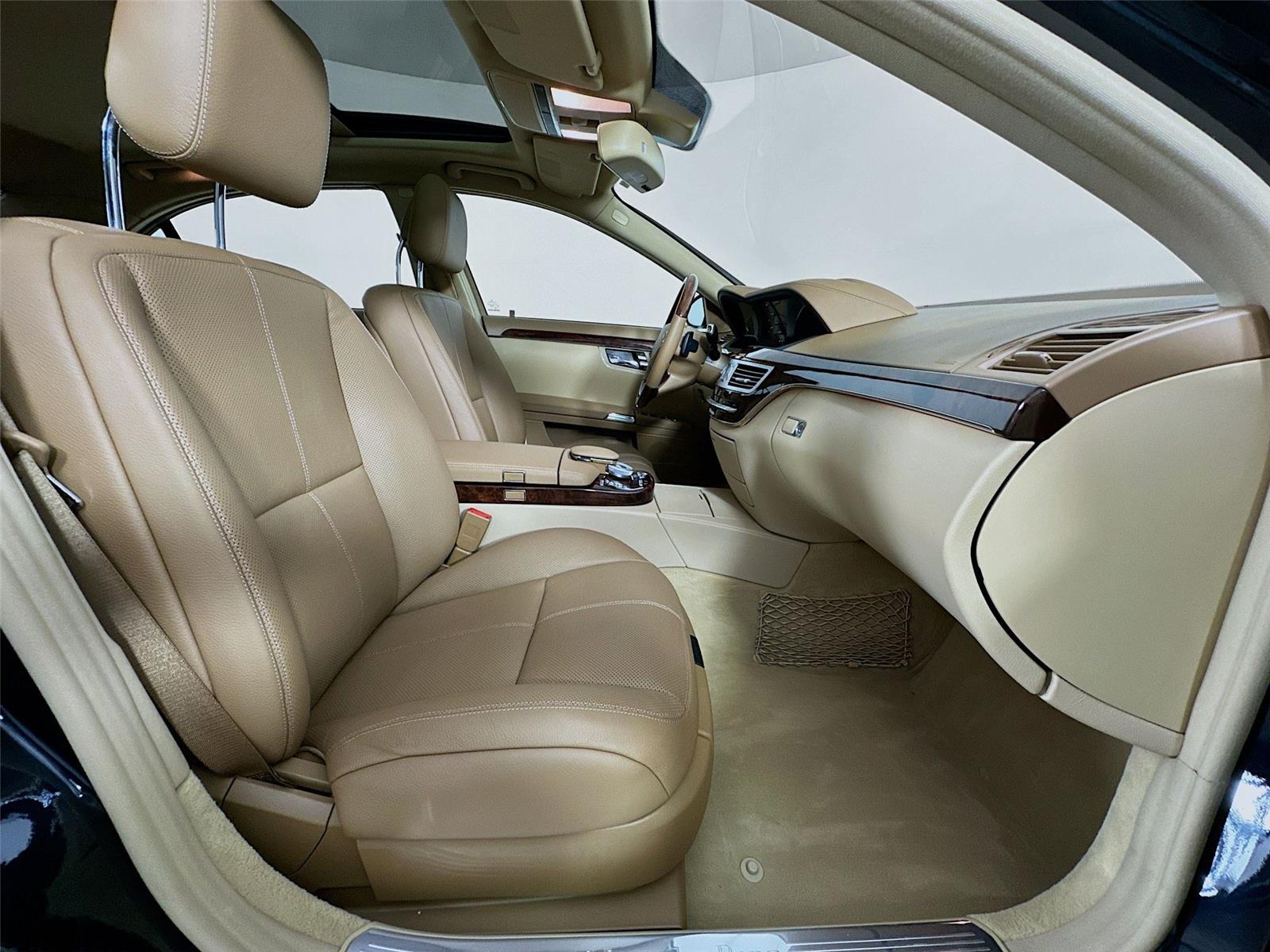 2009 Mercedes Benz S 4MATIC photo 28