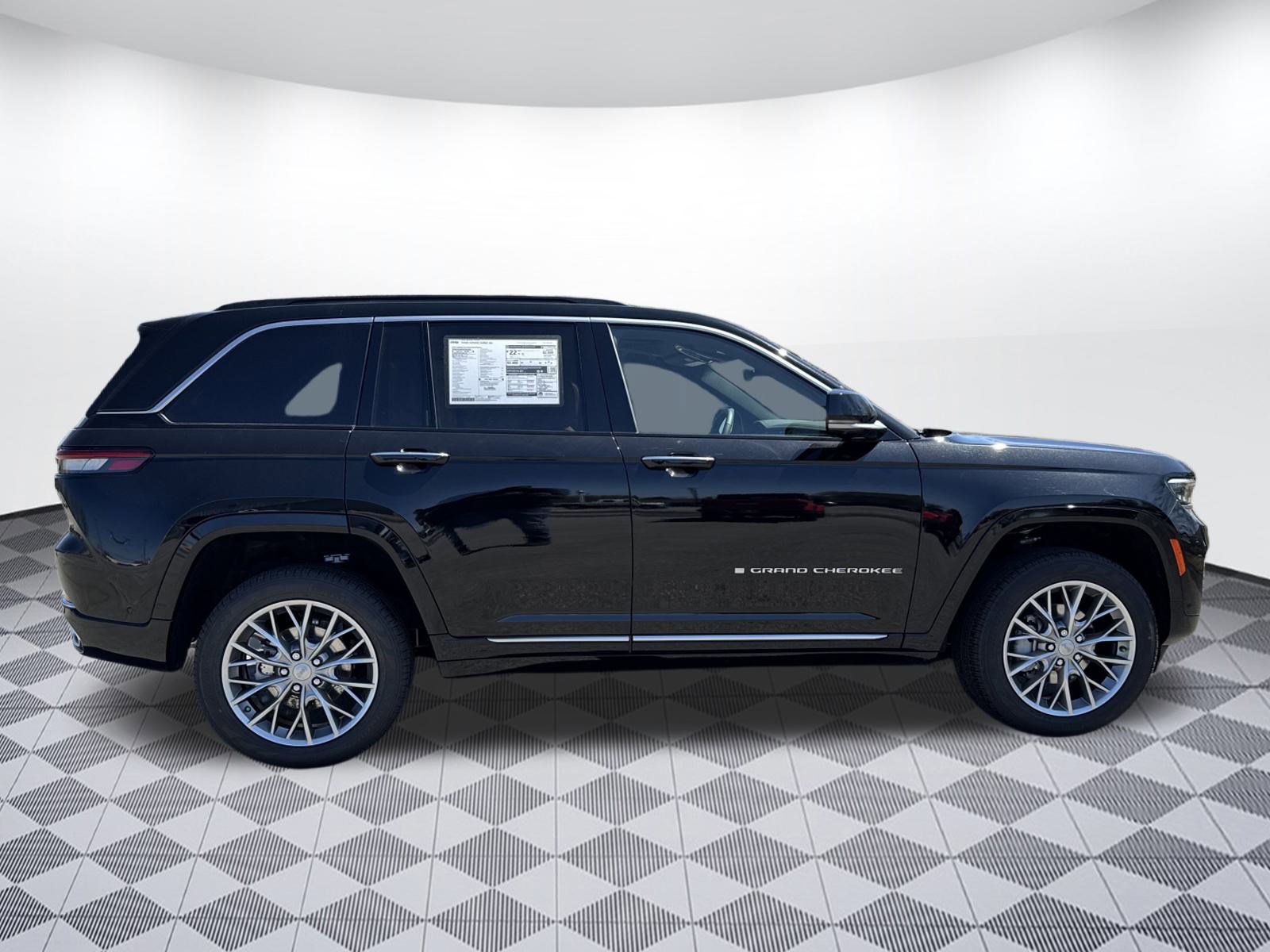2025 Jeep Grand Cherokee Summit photo 2