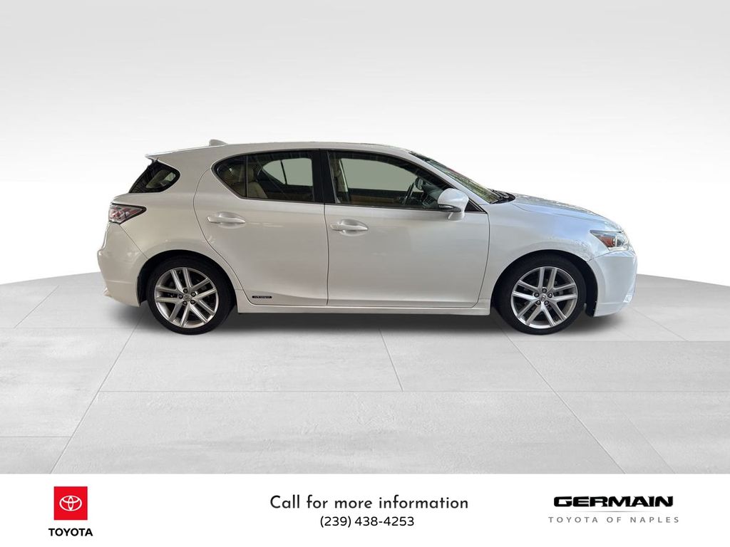 2015 Lexus CT 200h photo 5