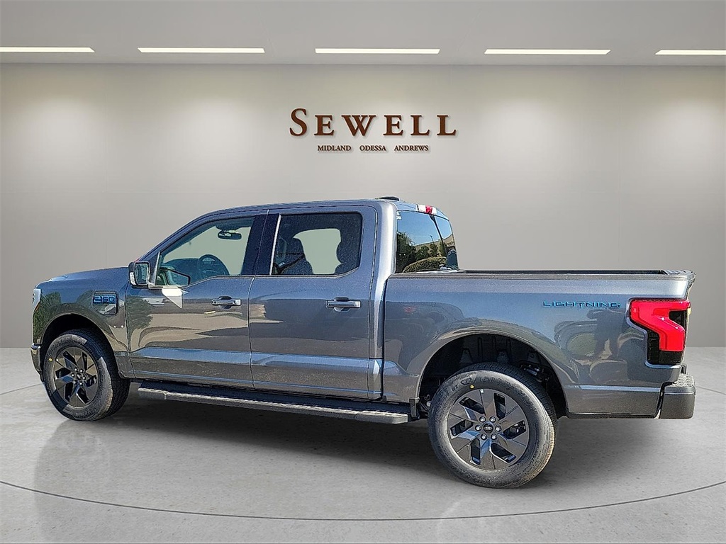 2025 Ford F-150 Lightning photo 2