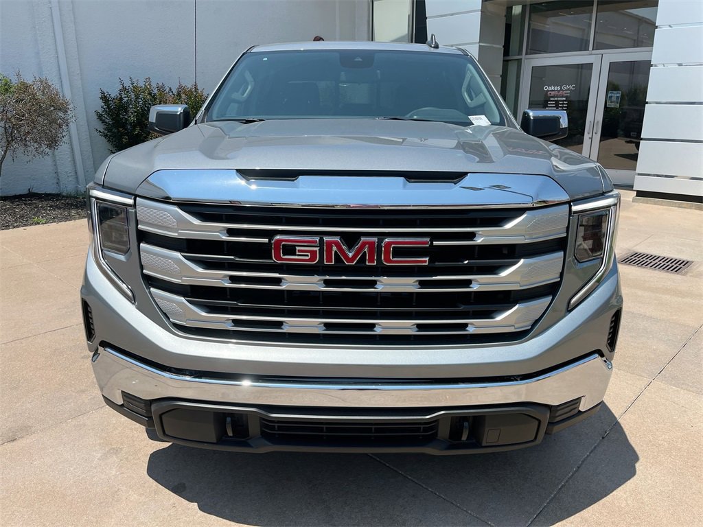 Used 2025 GMC Sierra 1500 SLE with VIN 3GTPUBEK5SG352370 for sale in Kansas City