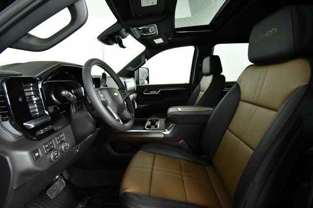 2026 Chevrolet Silverado 3500HD High Country photo 4