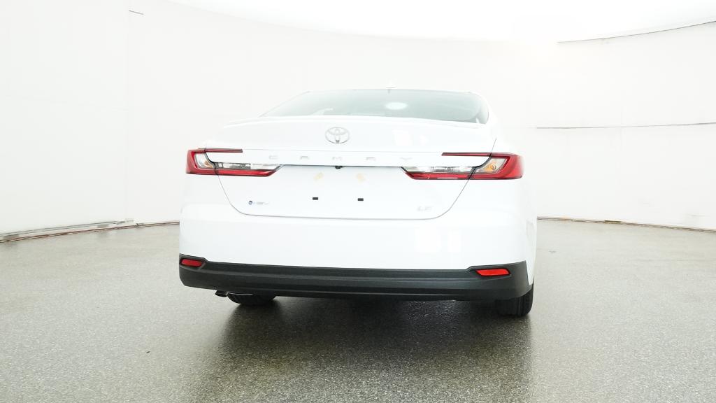 2025 Toyota Camry LE photo 18