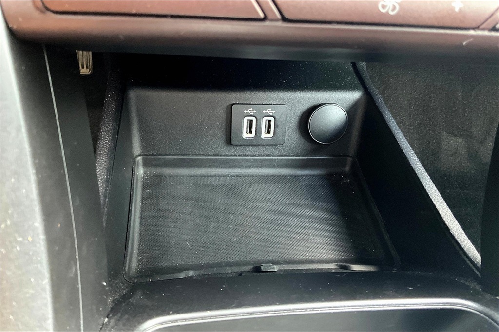 2020 Ford Fusion Titanium photo 16