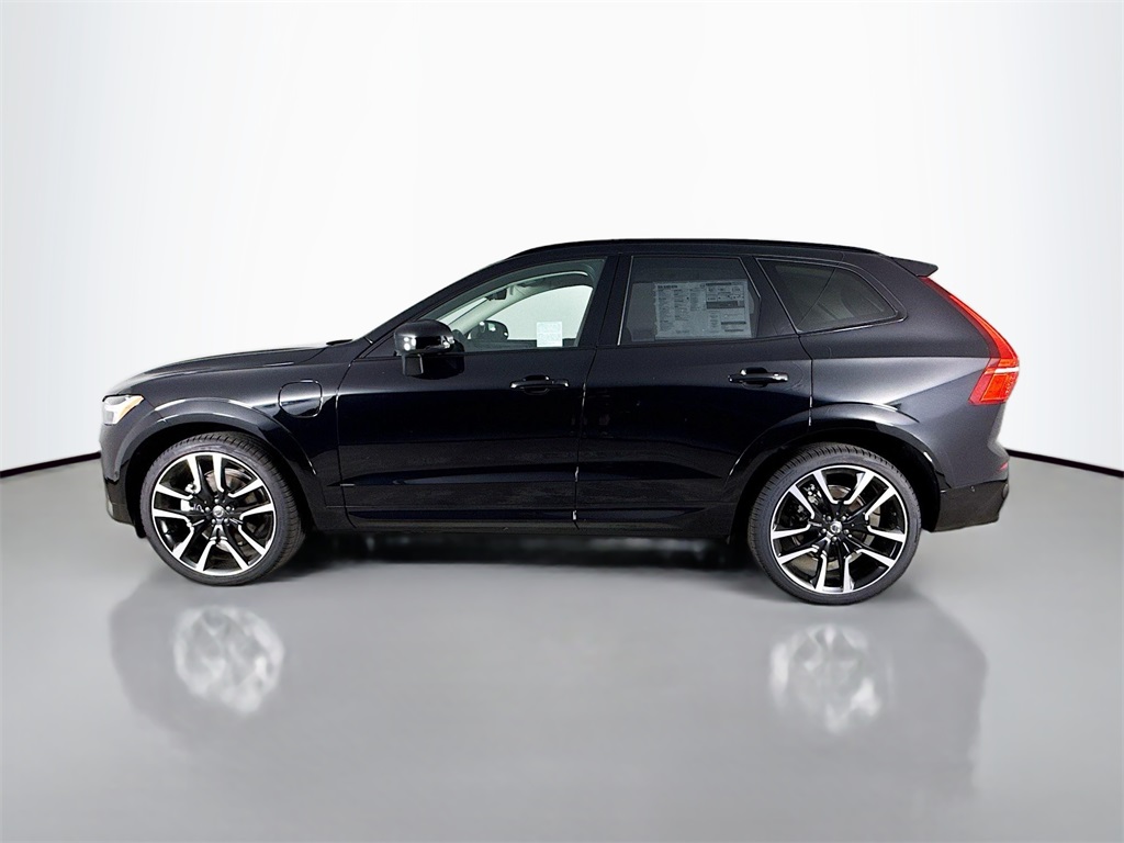 2025 Volvo XC60 Hybrid T8 photo 4