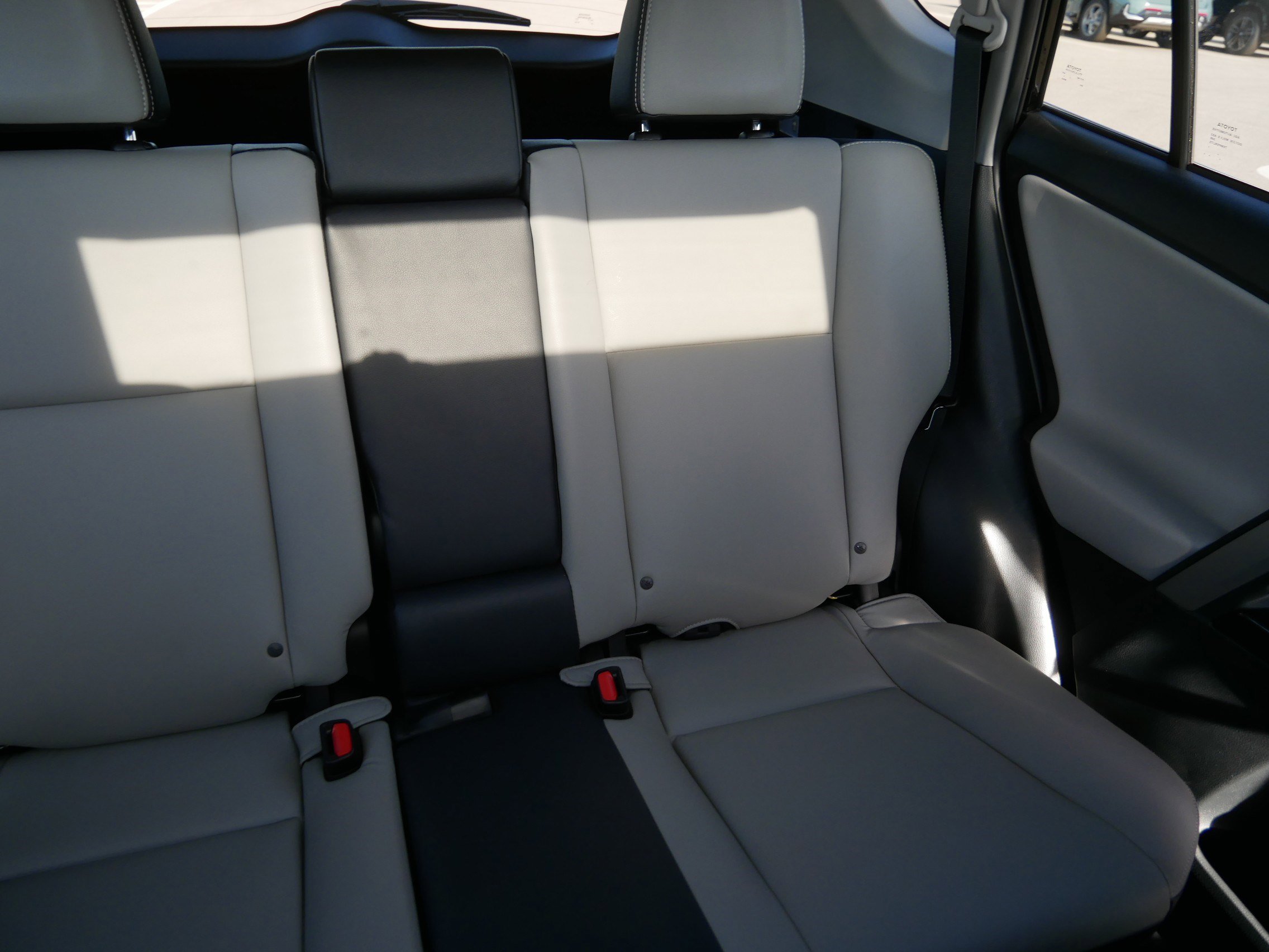 2018 Toyota RAV4 Limited photo 14