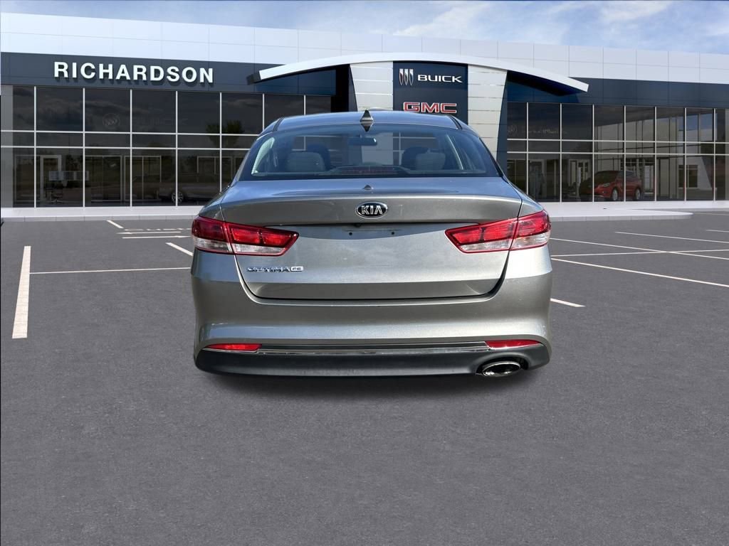 2018 Kia Optima LX photo 4