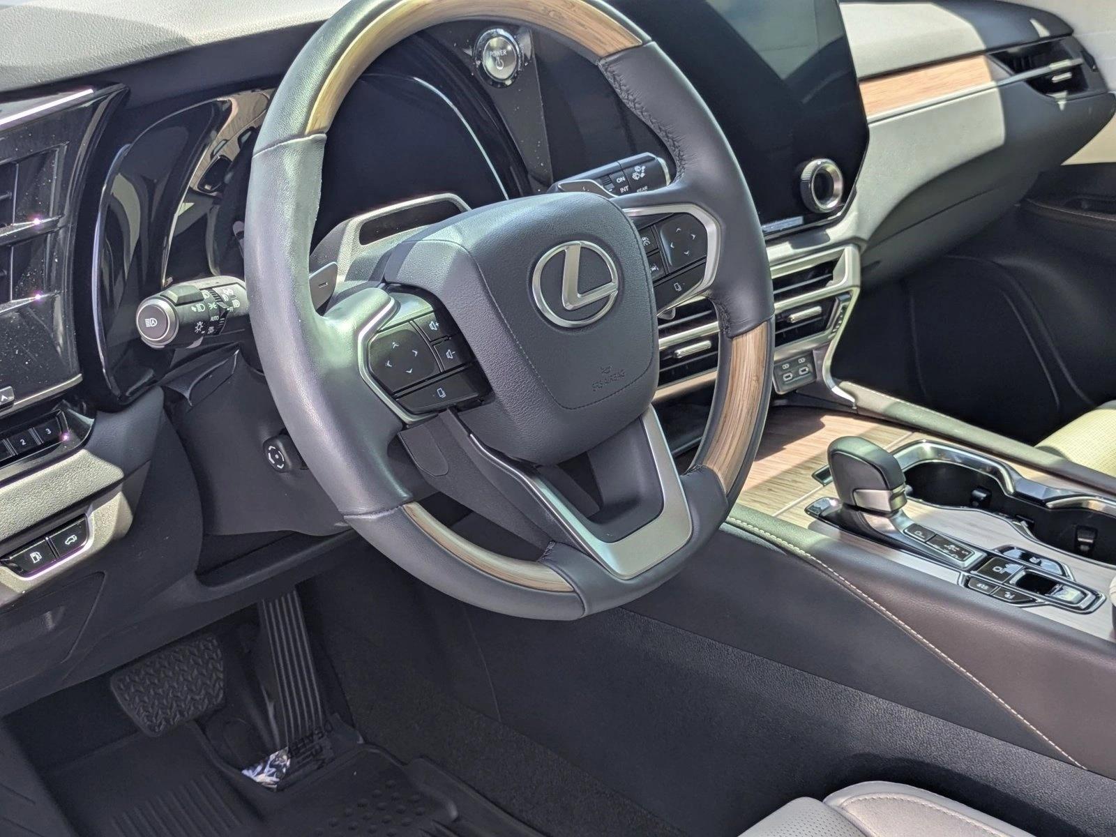 2023 Lexus RX 350h Luxury AWD photo 9