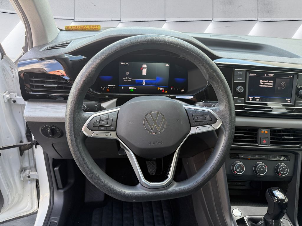 2022 Volkswagen Taos S photo 9