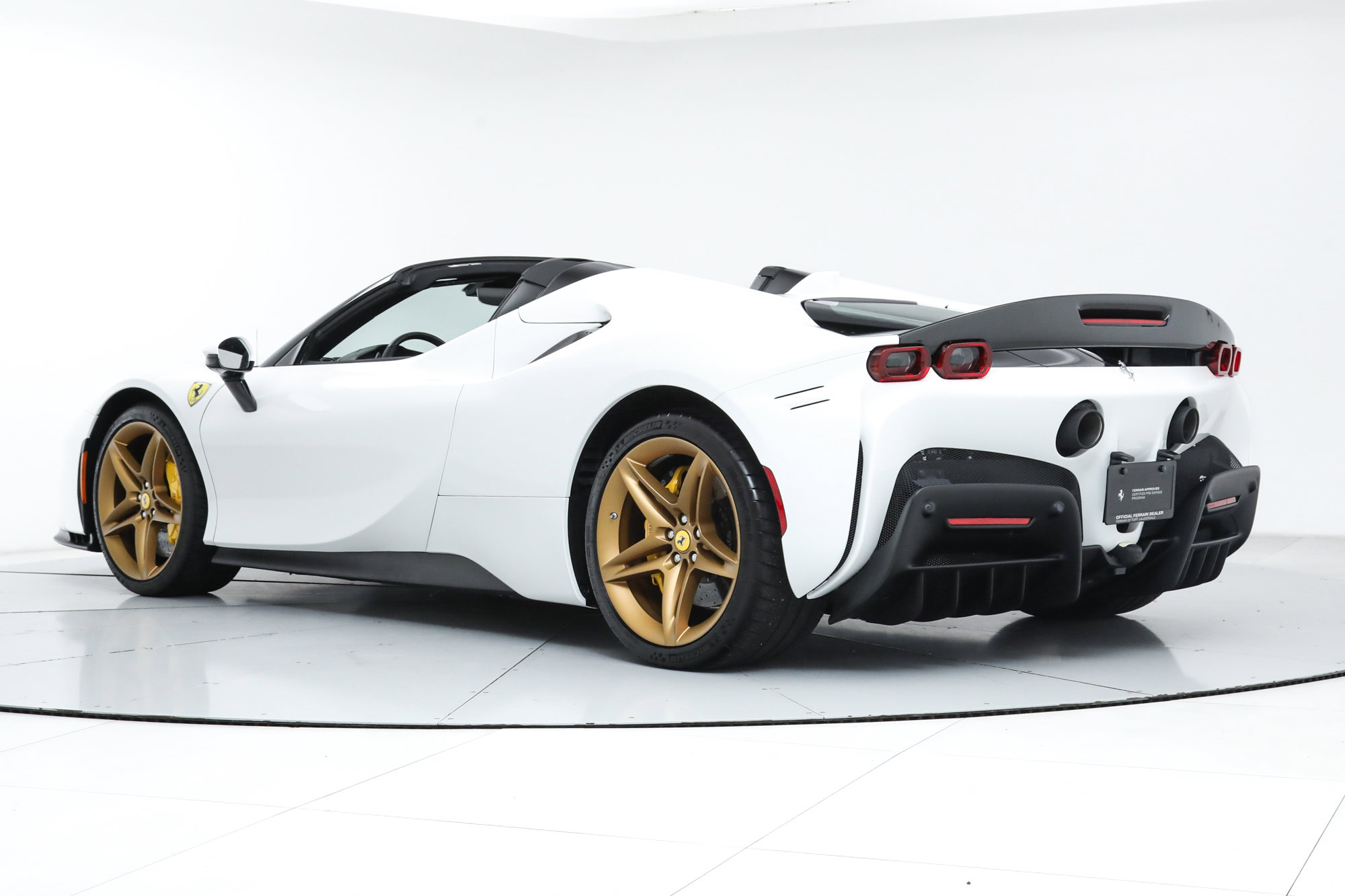 2024 Ferrari SF90 Spider photo 7