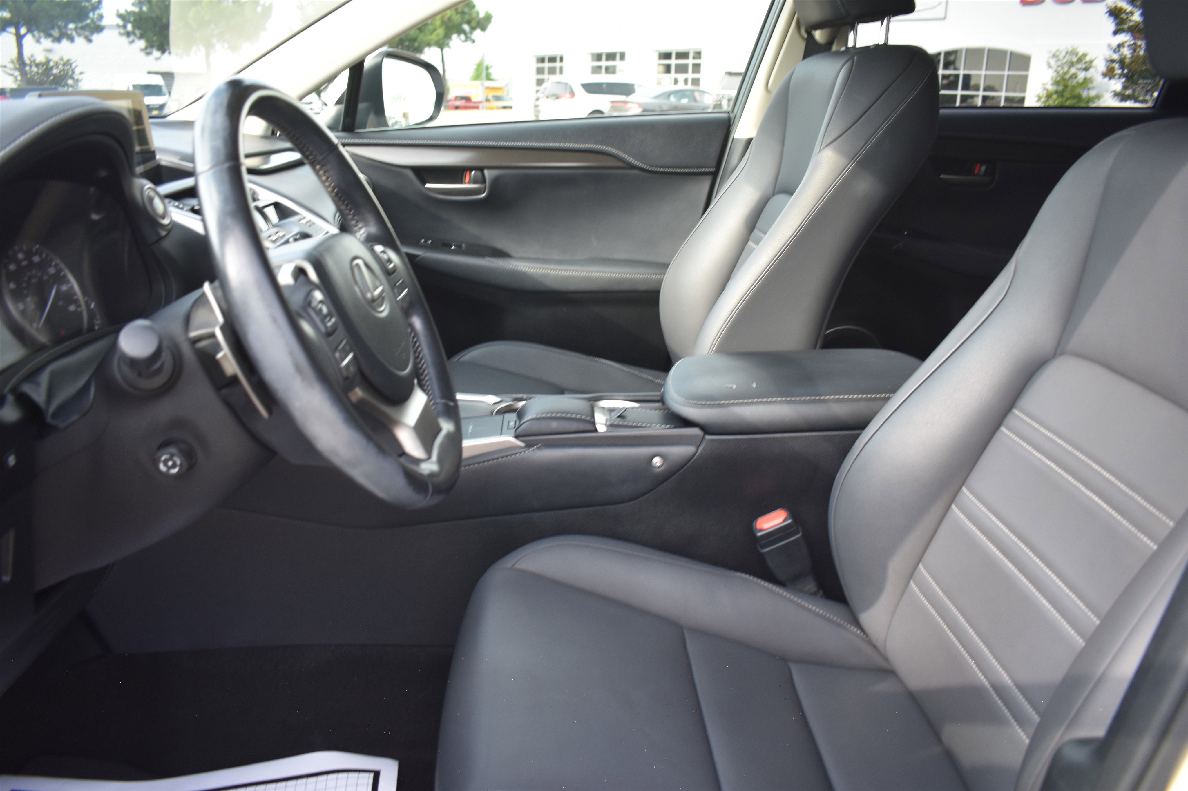 2021 Lexus NX 300 photo 11