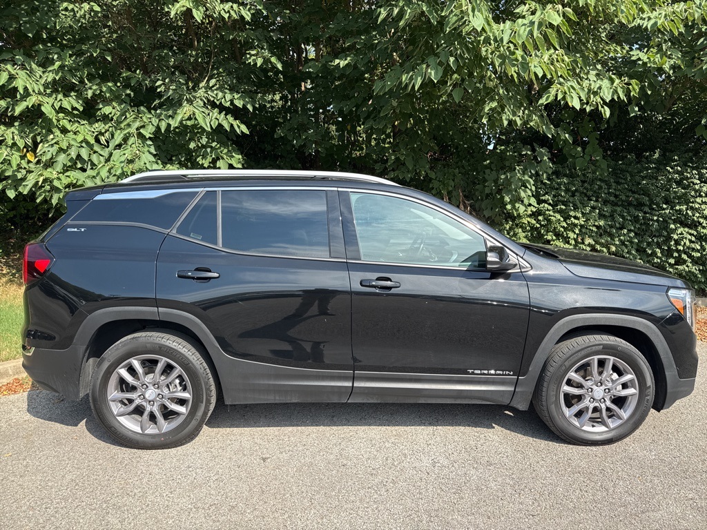 2024 Gmc Terrain SLT photo 2