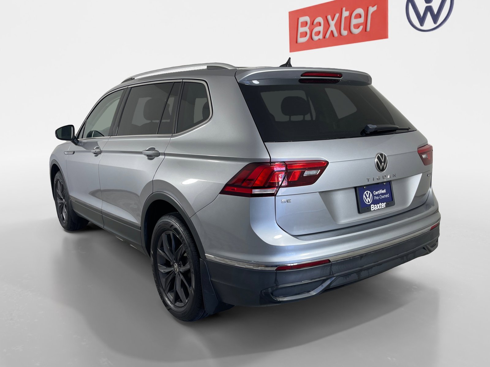 2022 Volkswagen Tiguan SE photo 2