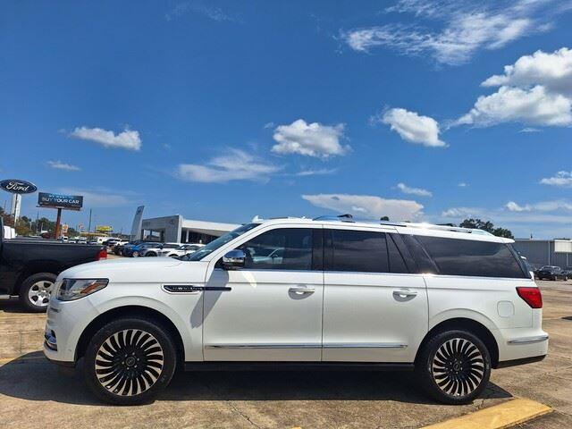 2020 Lincoln Navigator Black Label photo 2