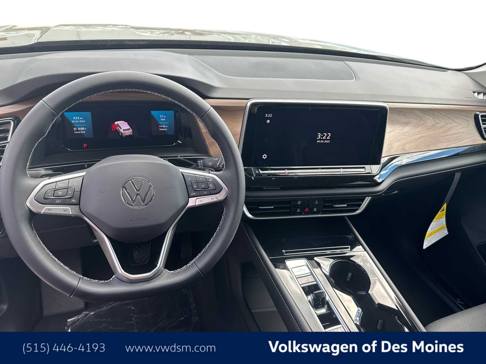 2026 Volkswagen Atlas SE Technology photo 2