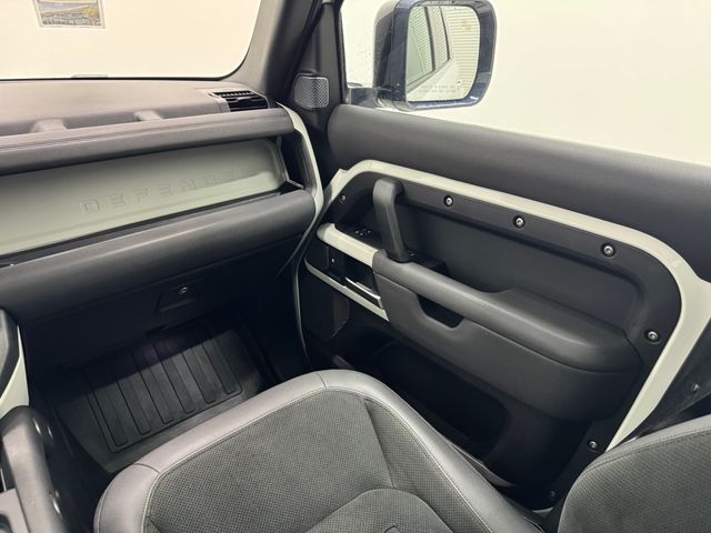 2020 Land Rover Defender 110 SE photo 34