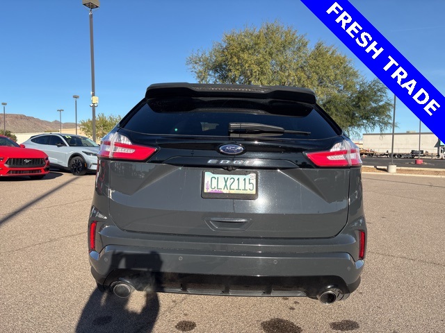 2021 Ford Edge ST photo 4
