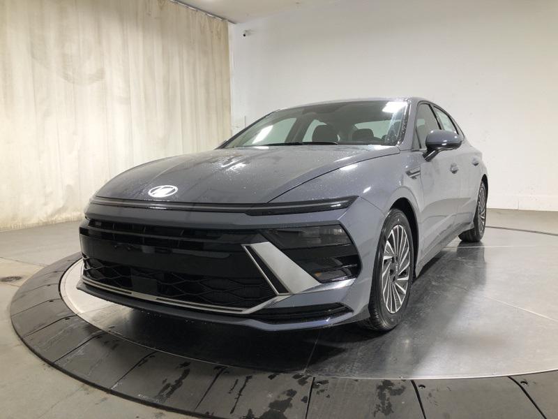 2025 Hyundai Sonata Hybrid SEL photo 3