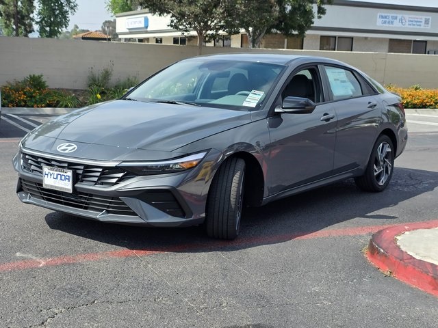 2025 Hyundai Elantra Hybrid SEL Sport photo 4