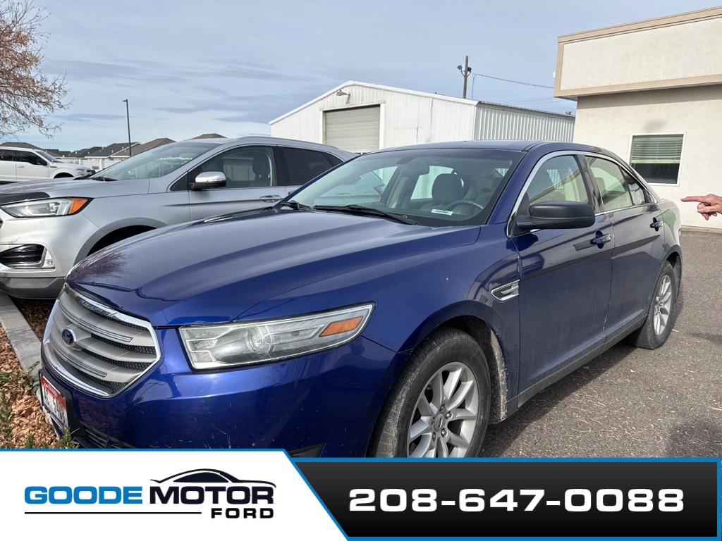 2013 Ford Taurus SE