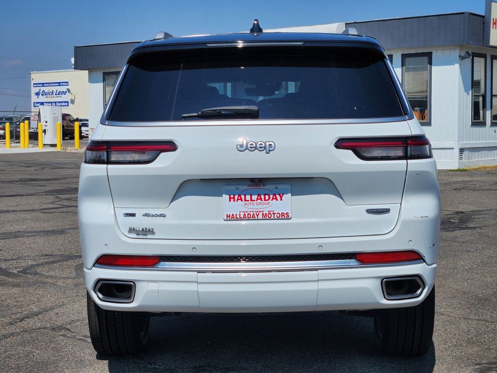 2023 Jeep Grand Cherokee L Summit Reserve photo 4