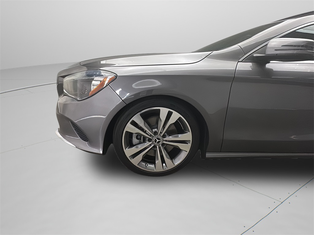2018 Mercedes Benz CLA 250 4MATIC photo 3