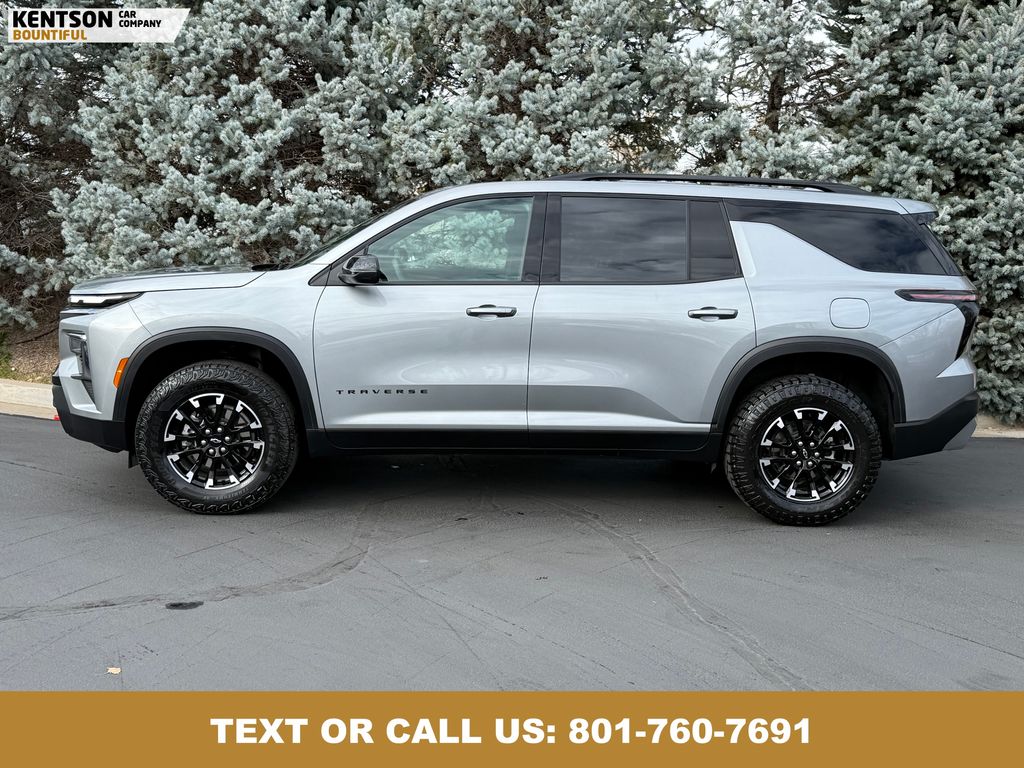 2025 Chevrolet Traverse Z71 photo 4