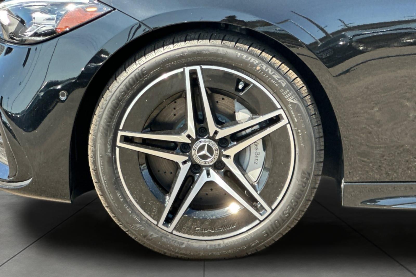 2025 Mercedes Benz C 300 Sedan photo 4
