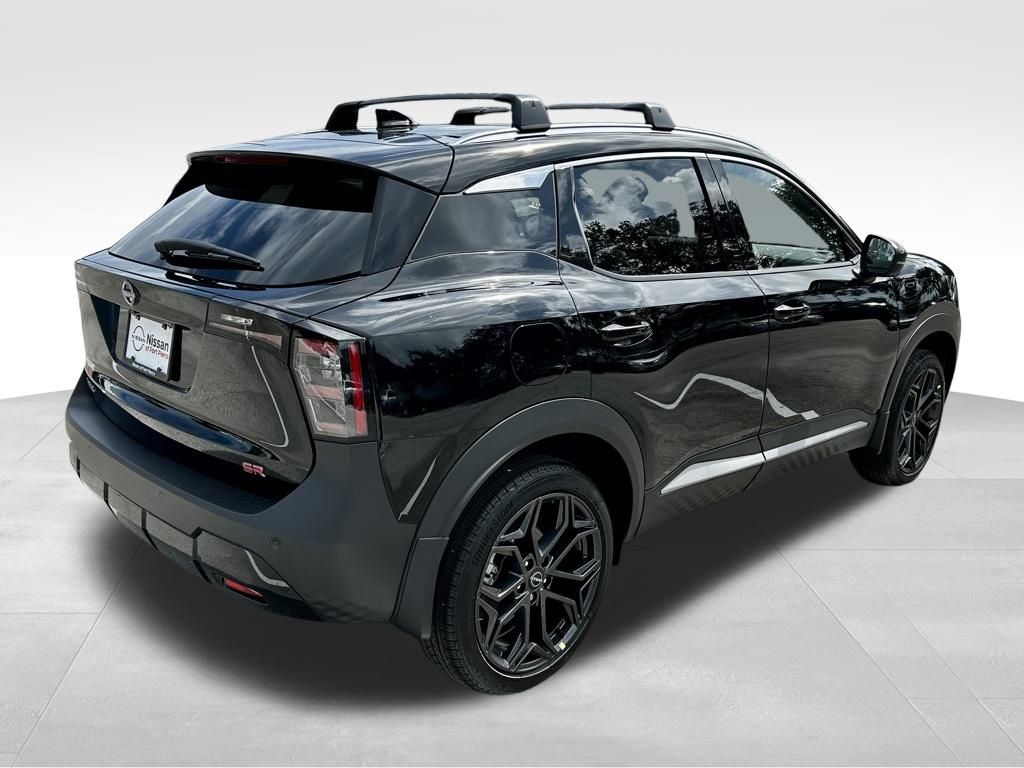 2026 Nissan Kicks SR photo 3