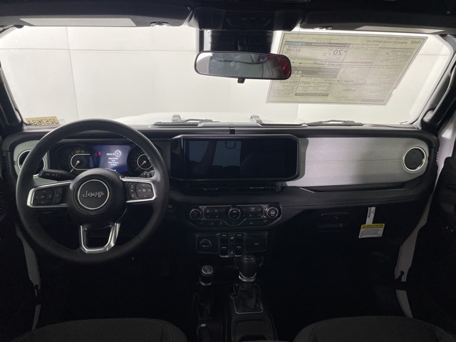2025 Jeep Wrangler Sahara photo 32