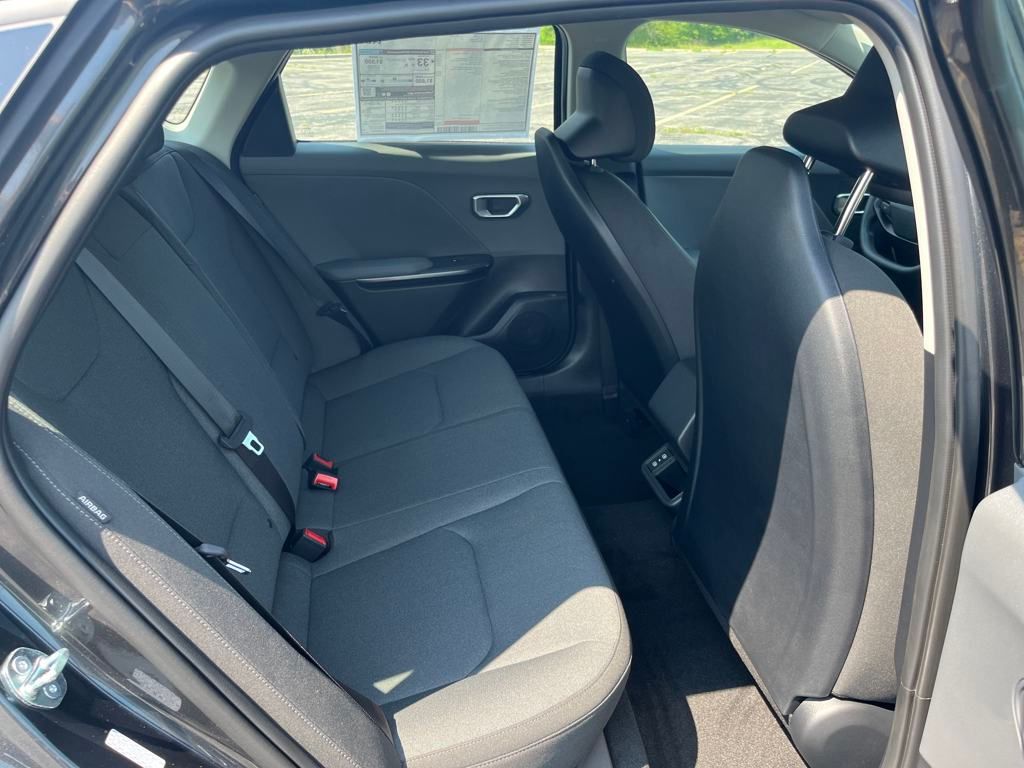 2025 Kia K4 LXS photo 16