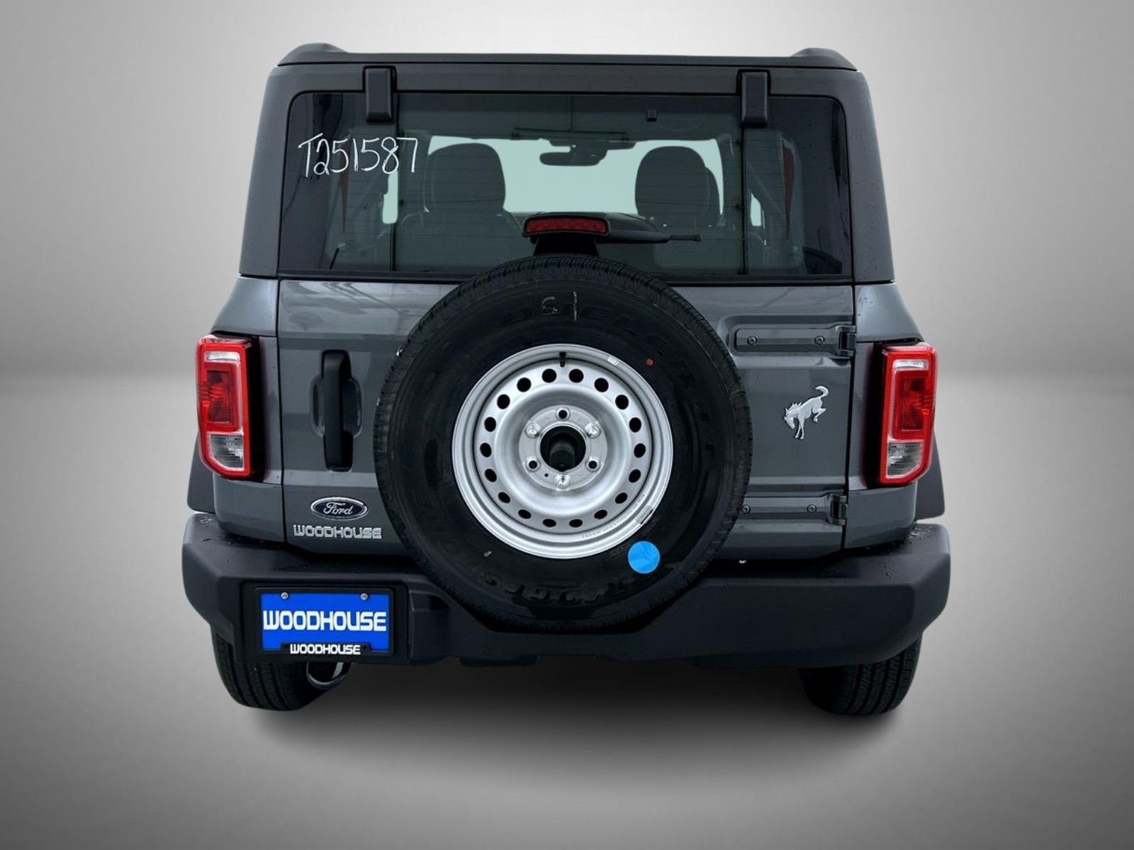 2025 Ford Bronco Base photo 6