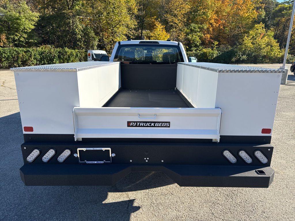 2024 Ford F-350 XL photo 4