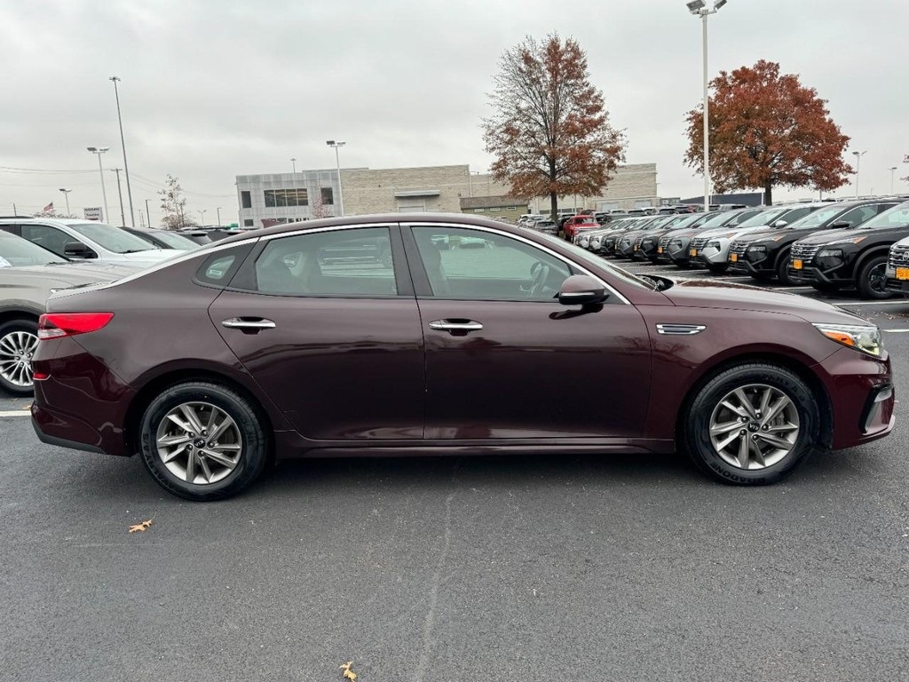 2020 Kia Optima LX photo 2