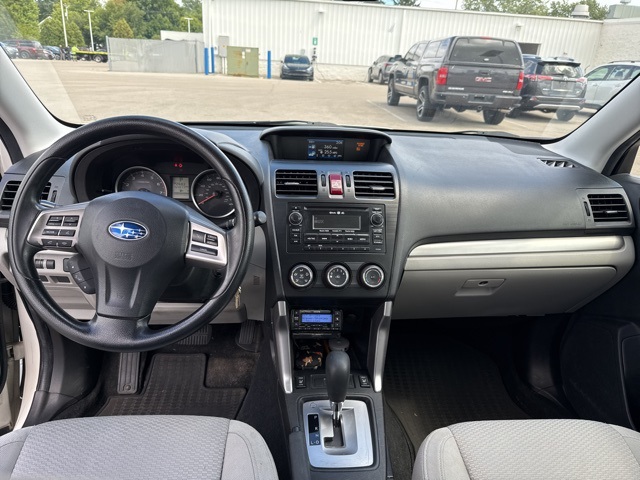 2015 Subaru Forester 2.5i Premium photo 3