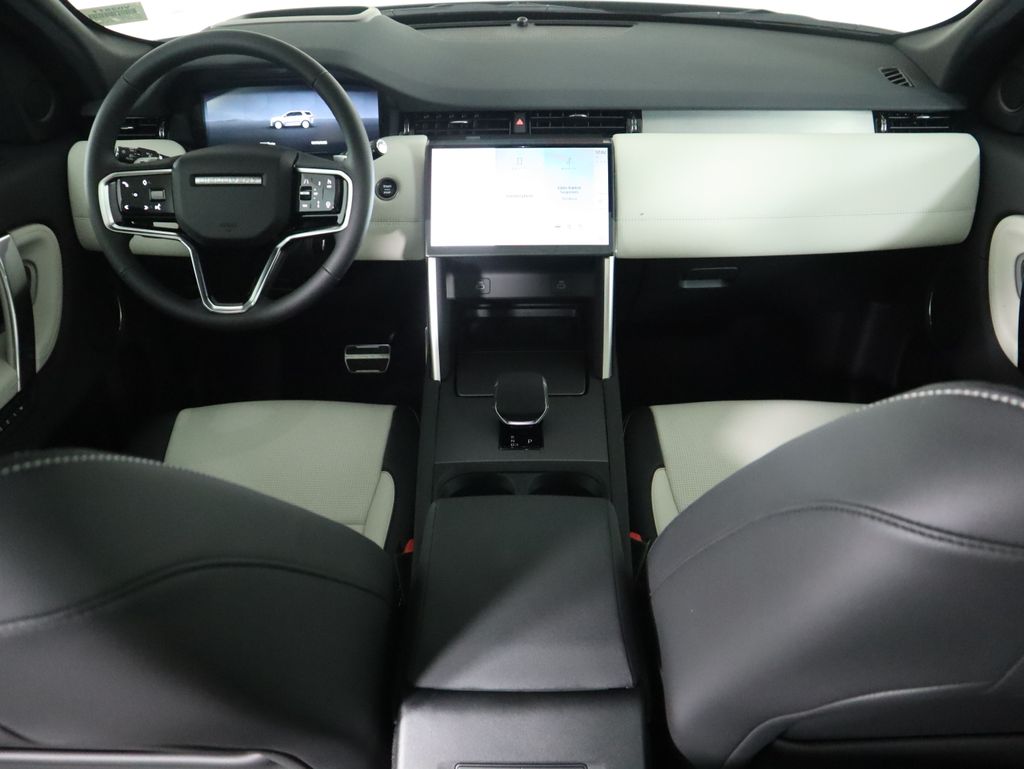 2025 Land Rover Discovery Sport SE photo 13
