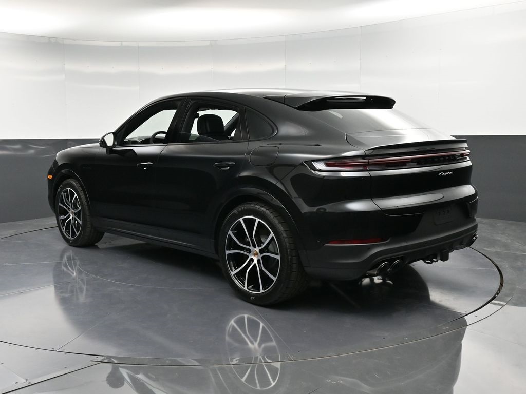2025 Porsche Cayenne E-Hybrid photo 3