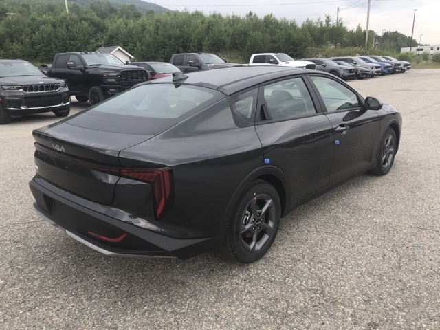 2025 Kia K4 LXS photo 3
