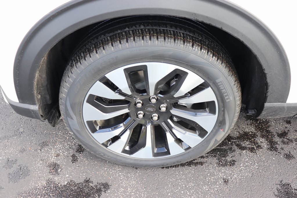 2026 Ford Explorer Platinum photo 4