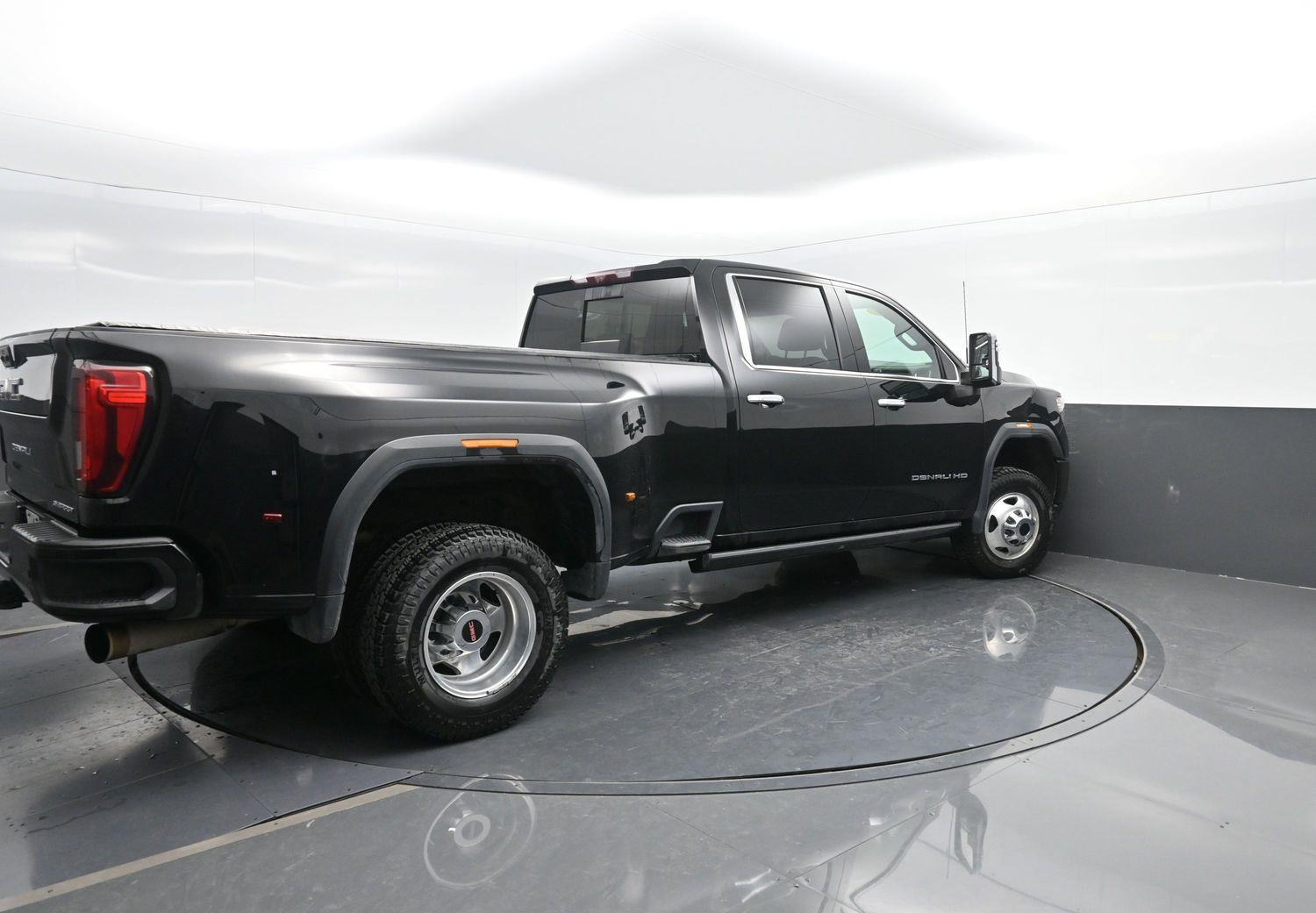 2023 Gmc Sierra 3500 HD Denali photo 2