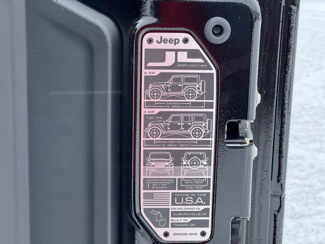 2025 Jeep Wrangler Willys photo 27